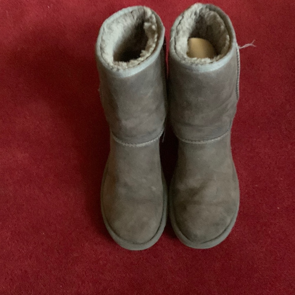 UGG WOMEN BOOT SIZE 7 PREOWNED